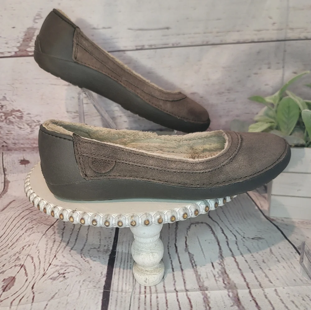 Crocs Mammoth Winter Ballet Flats in Brown Suede. Size 8W - Picture 3 of 11